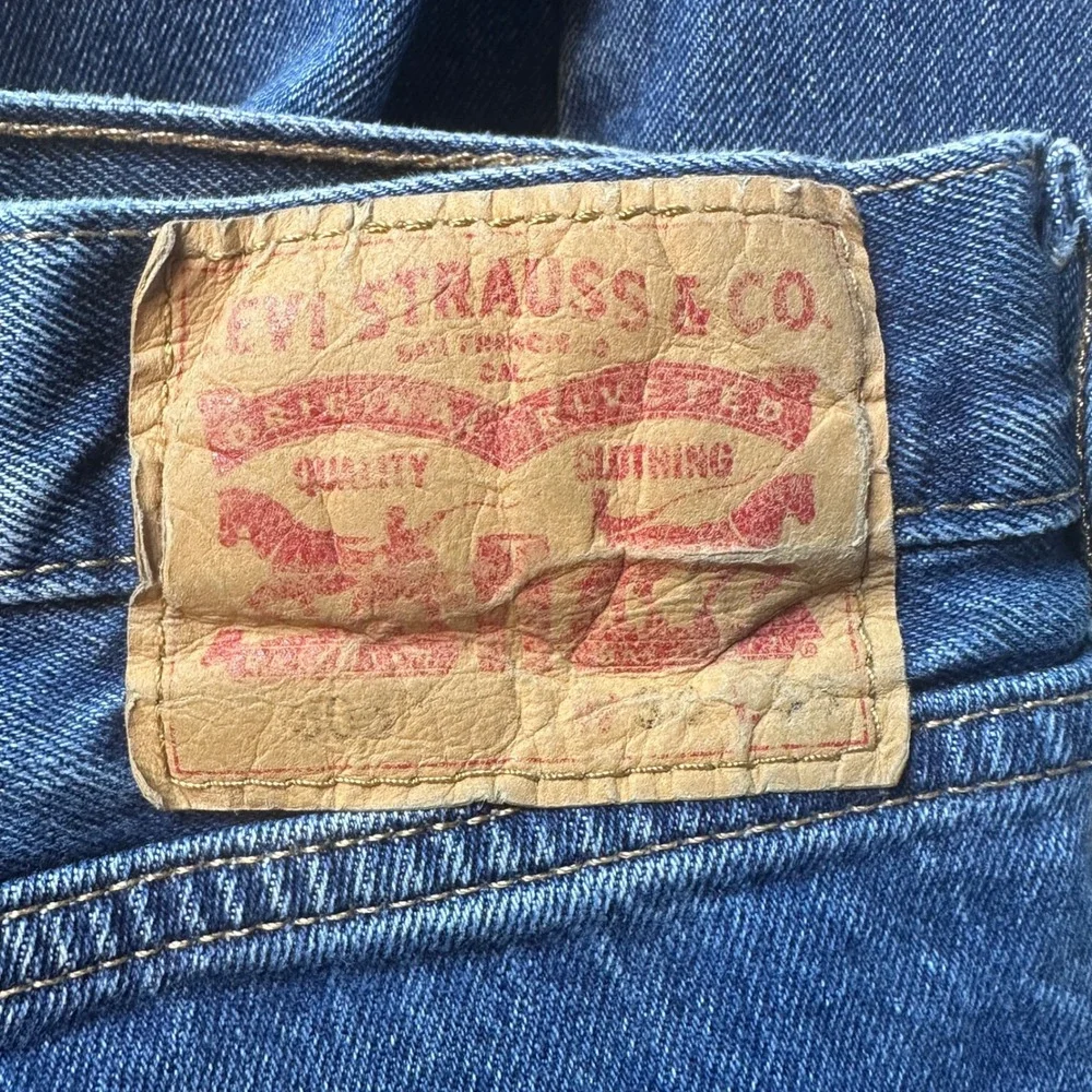 Levi's 505 Jeans Mens 34x30 (33x28) Straight Leg Blue Medium Wash Denim 5-Pocket